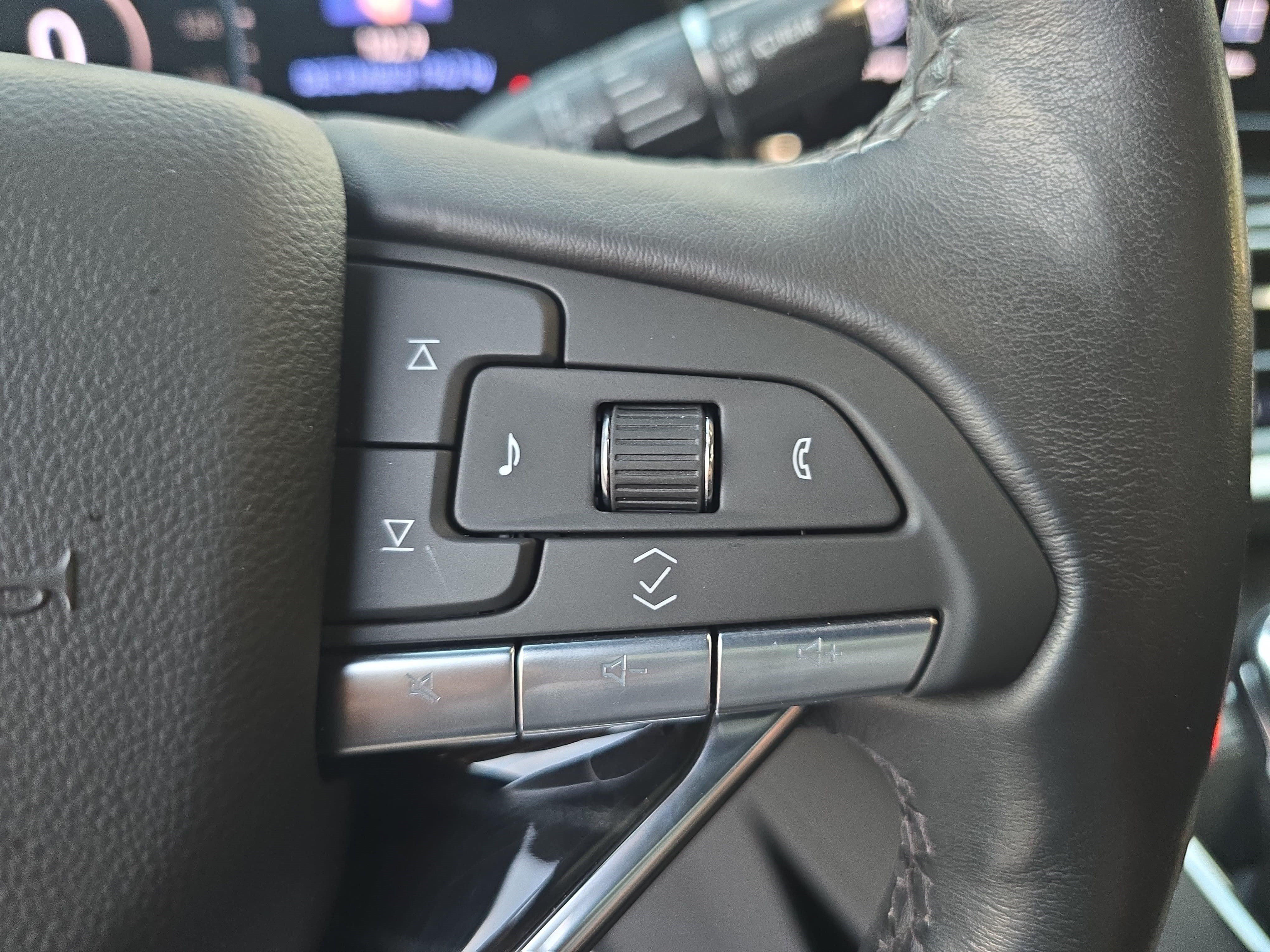 Used 2024 Cadillac Escalade Sport AWD/4WD image 18