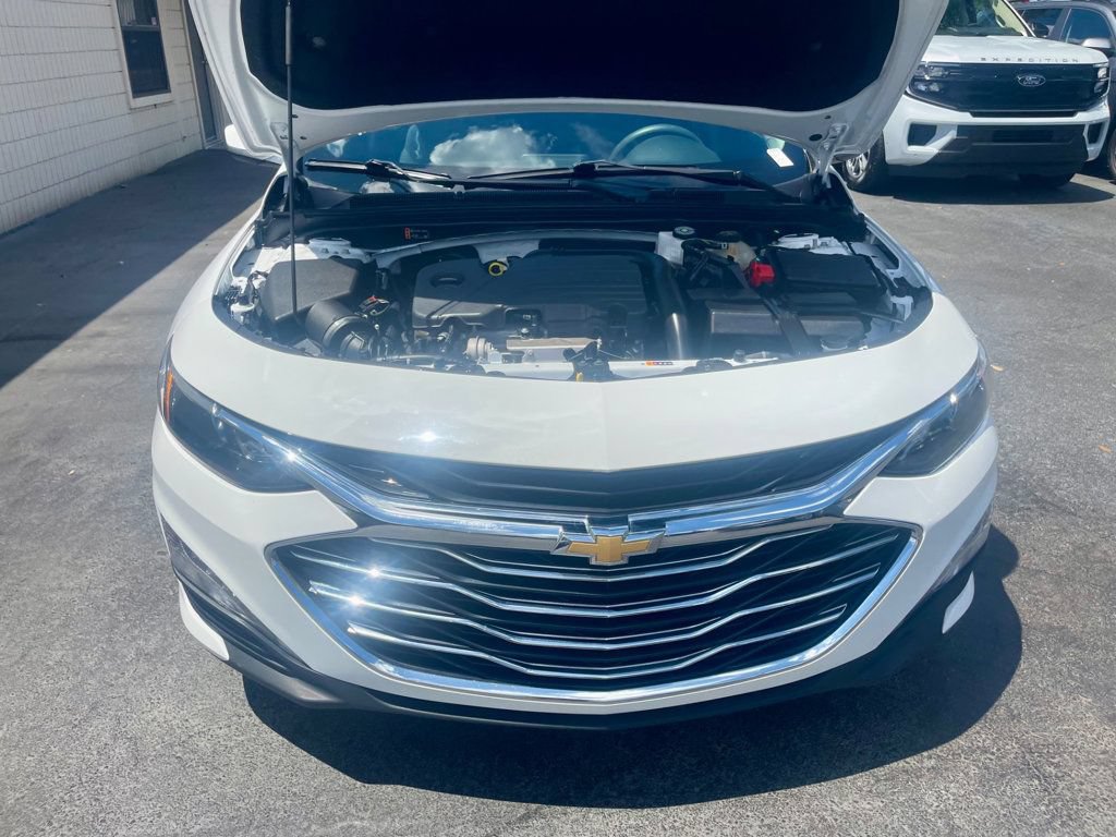 Used 2025 Chevrolet Malibu LT FWD image 14