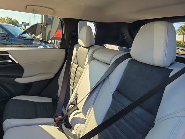 New 2026 Mitsubishi Outlander SE image 13
