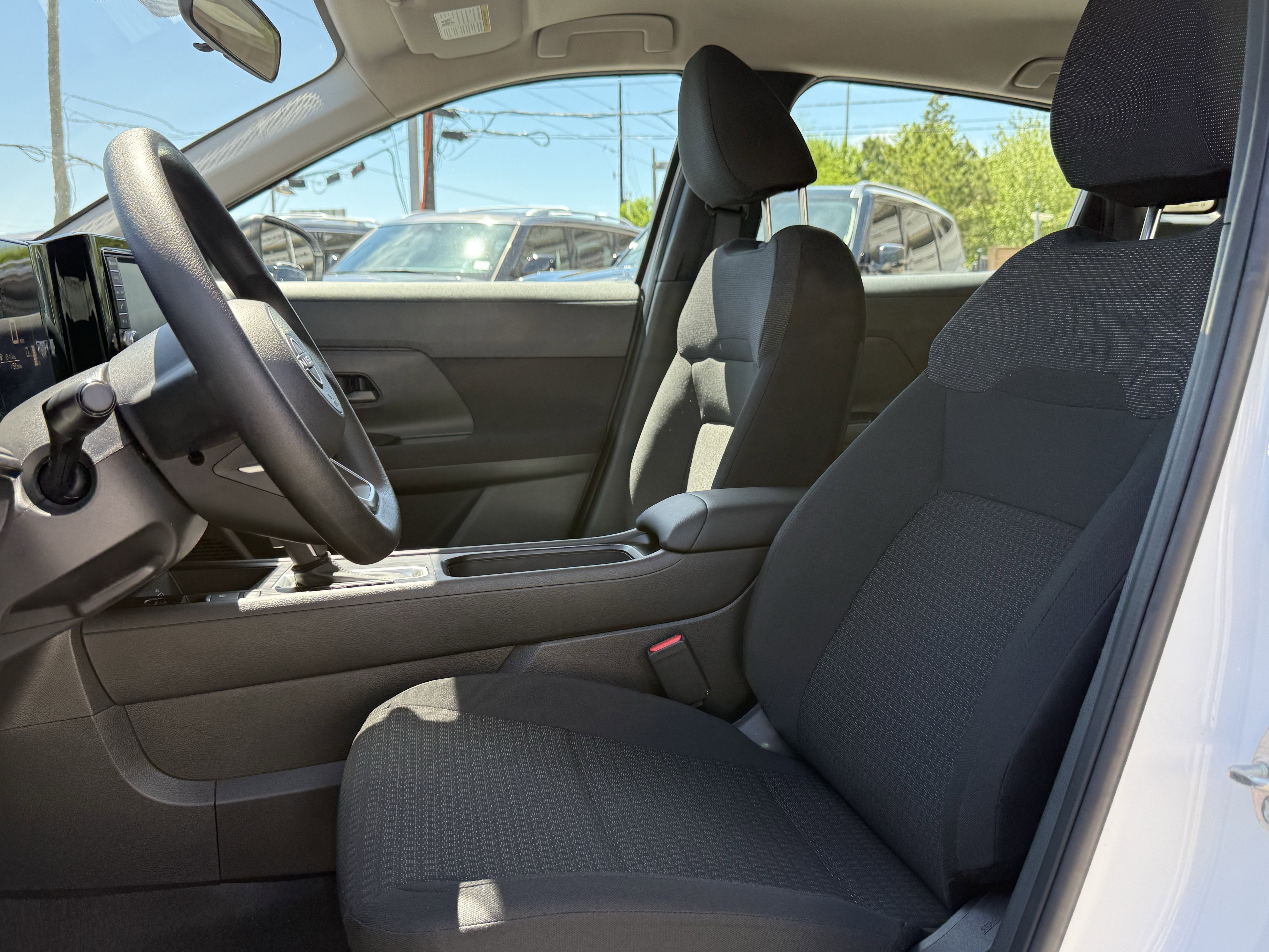 Used 2025 Nissan Kicks S image 9