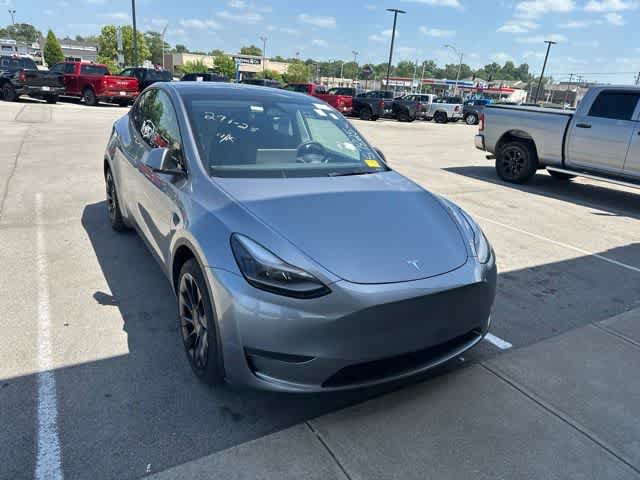 Used 2024 Tesla Model Y Long Range AWD/4WD image 23