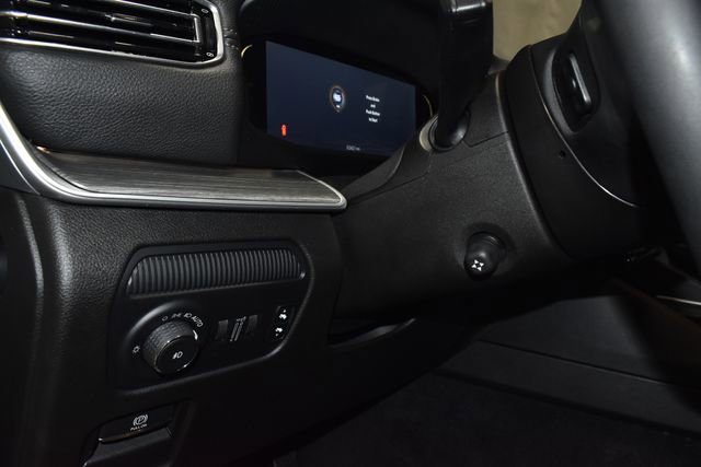 Certified 2024 Jeep Wagoneer L Series II w/ Flexible Seating Group image 29