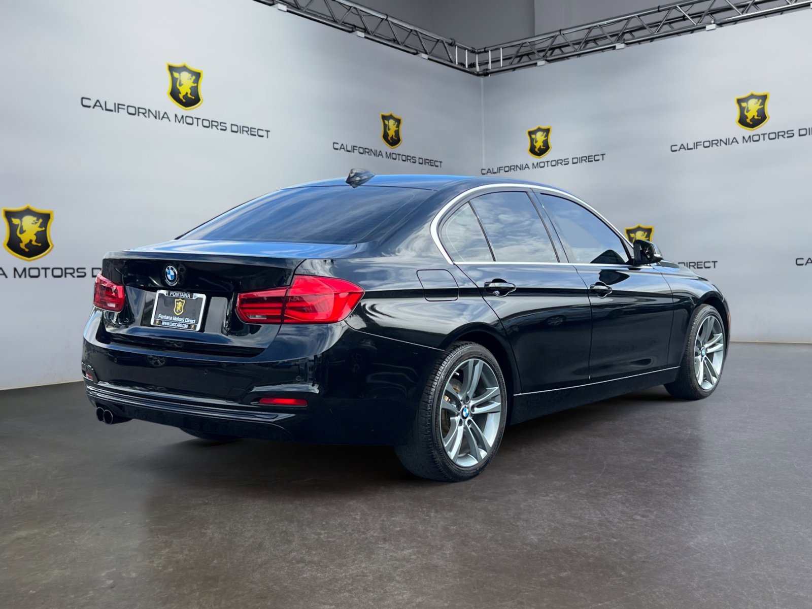 Used 2017 BMW 330i Sedan RWD image 5