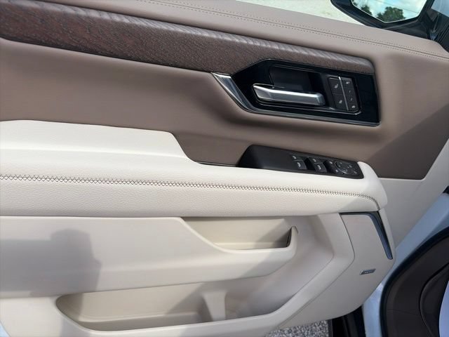 New 2026 GMC Yukon XL Denali w/ Denali Reserve Package AWD/4WD image 18