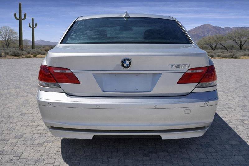 Used 2008 BMW 750i RWD image 7