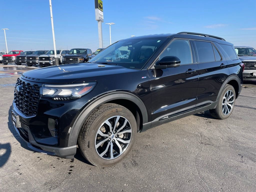 Used 2025 Ford Explorer ST-Line AWD/4WD image 6