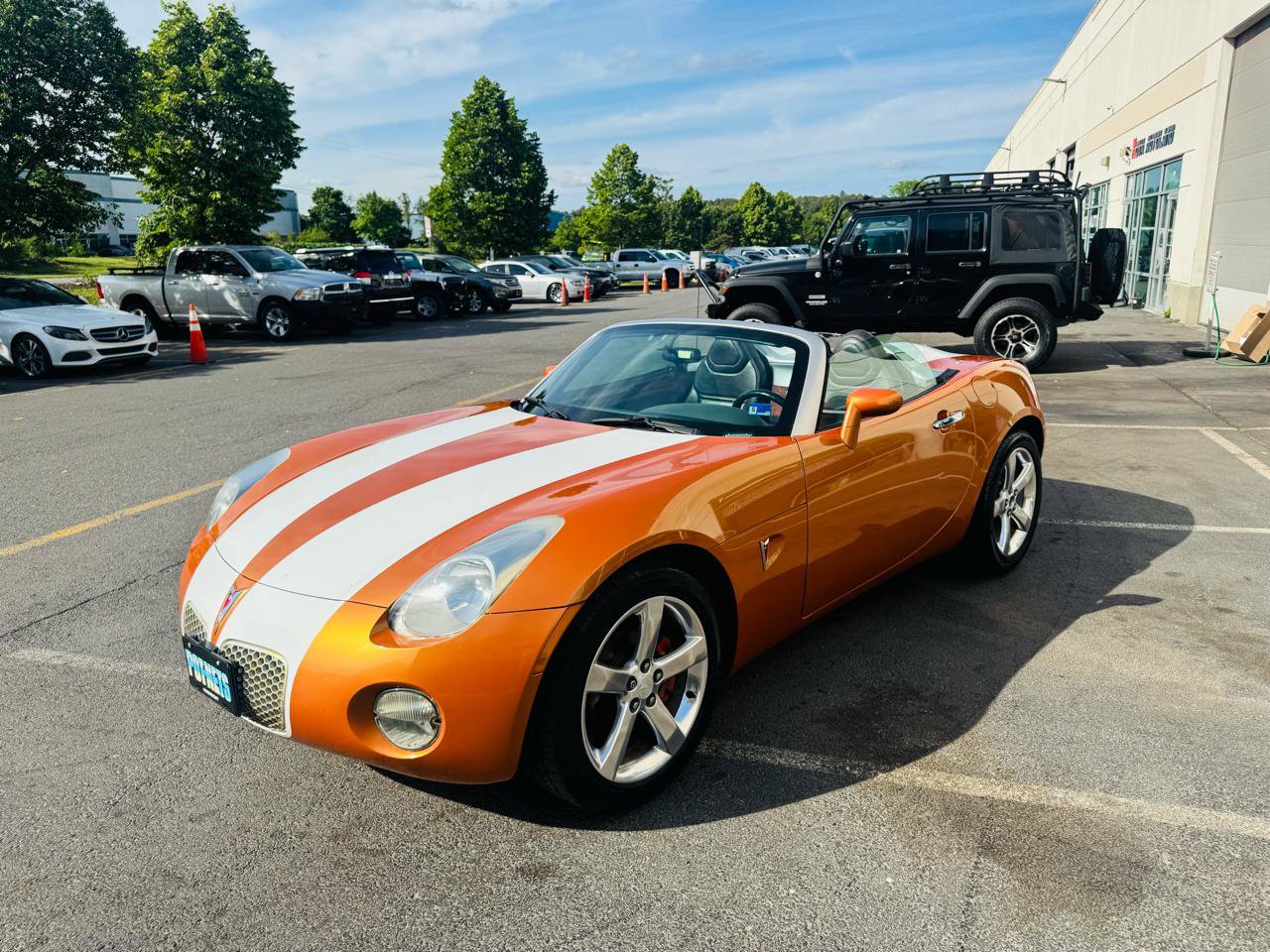 Used 2006 Pontiac Solstice Convertible w/ Premium Package RWD image 9