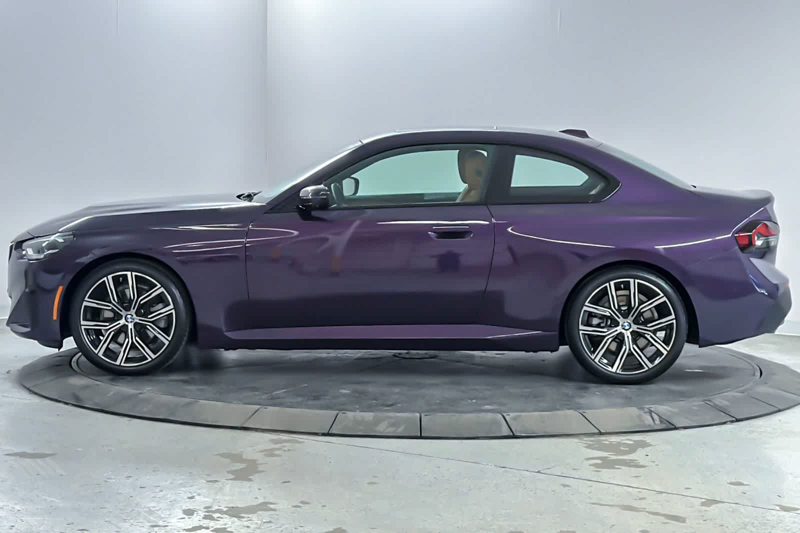 Used 2023 BMW 230i Coupe w/ Convenience Package RWD image 5
