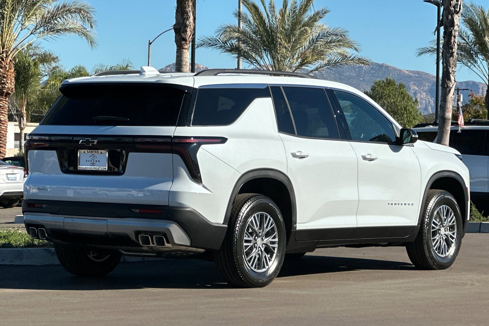 New 2026 Chevrolet Traverse LT image 4