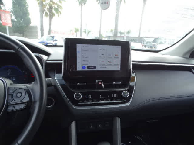 Certified 2023 Toyota Corolla Cross XLE image 27