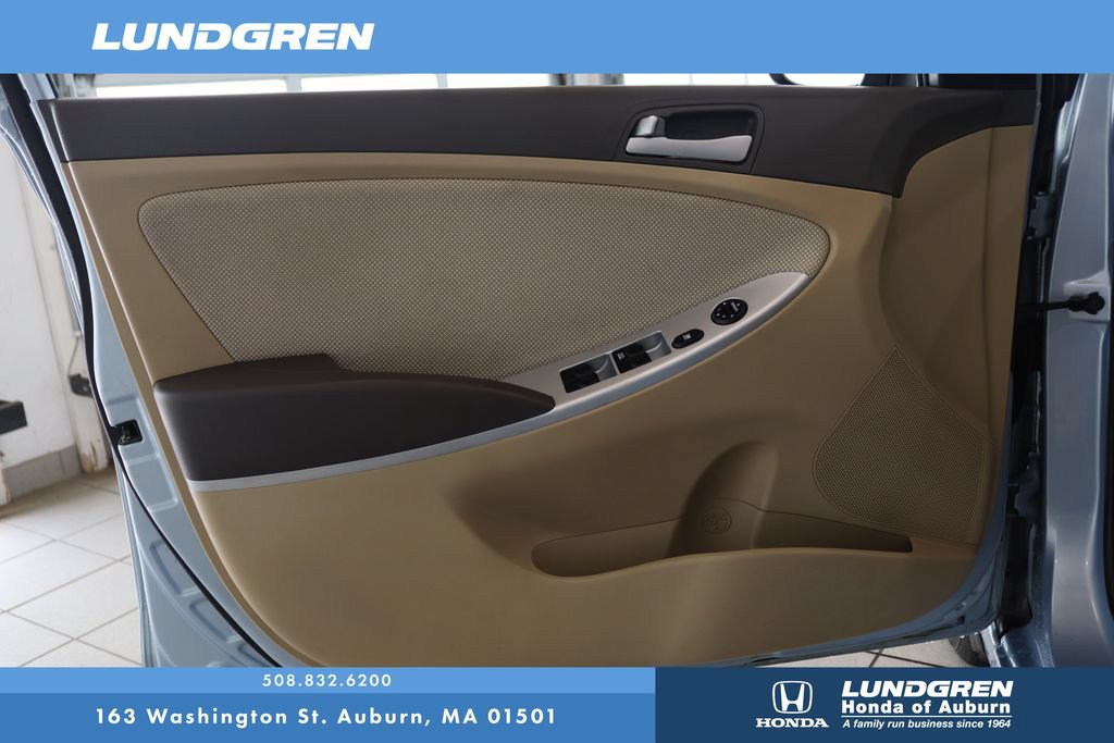 Used 2012 Hyundai Accent GLS w/ Comfort Pkg 2 FWD image 9