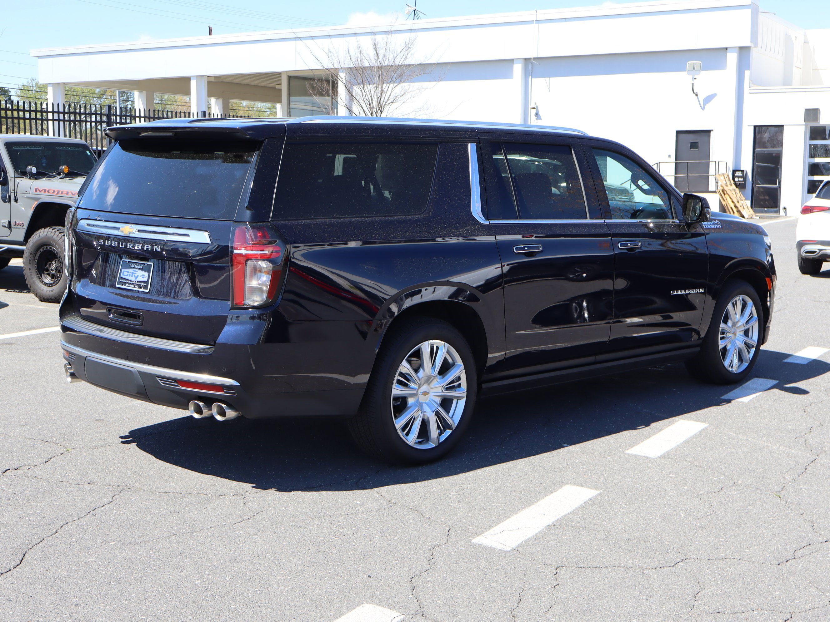 Used 2024 Chevrolet Suburban High Country w/ Advanced Technology Package AWD/4WD image 10