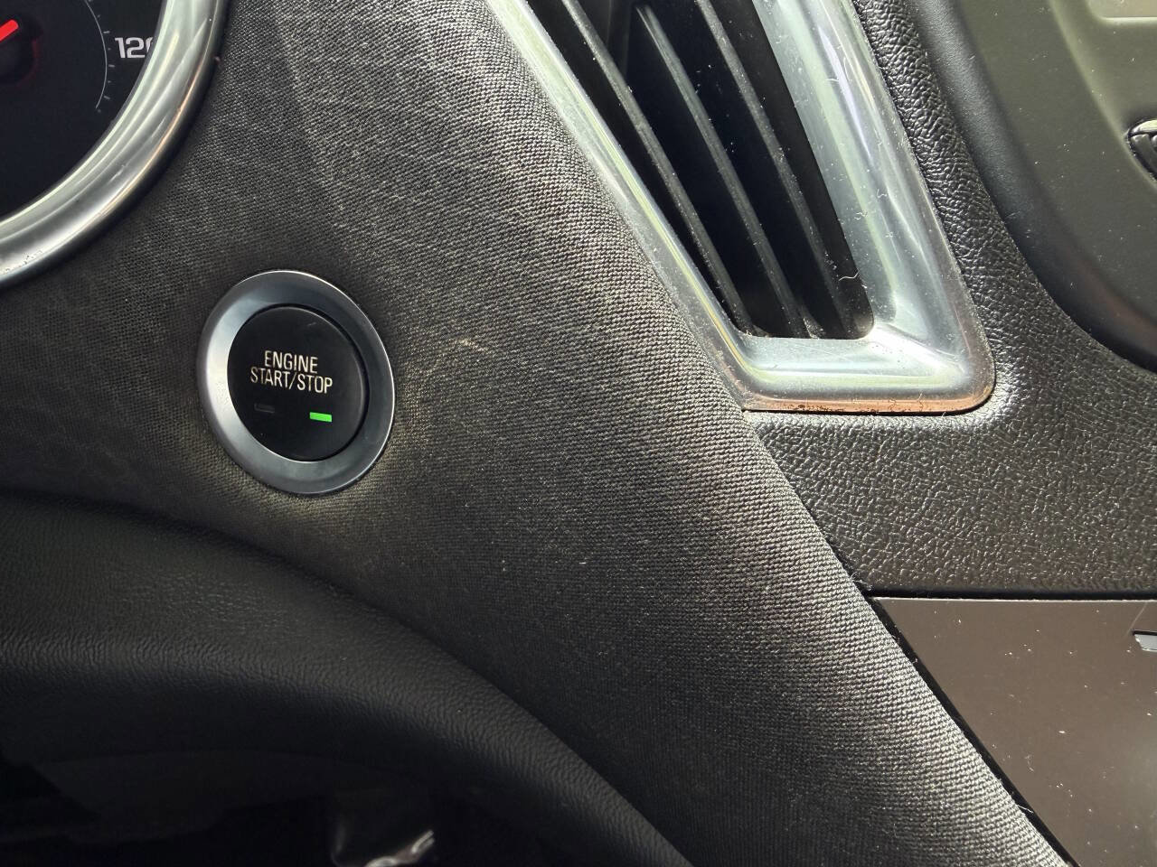 Used 2018 Chevrolet Malibu LT image 15