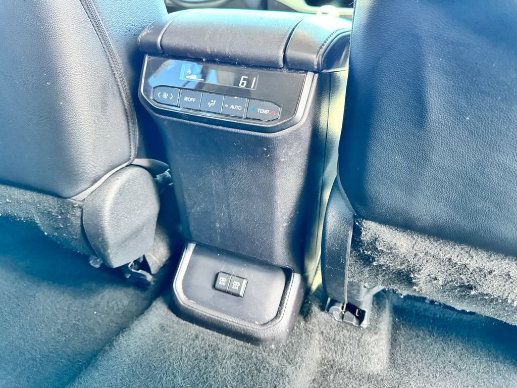 Used 2021 Toyota Highlander XLE FWD image 15