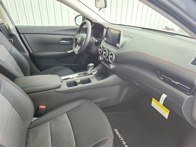 New 2025 Nissan Sentra SR image 32