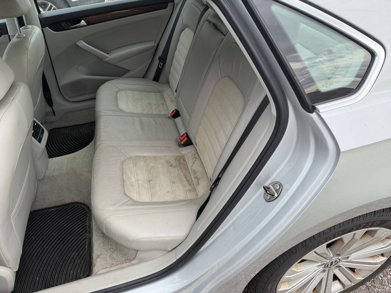 Used 2013 Volkswagen Passat 2.5 SEL Premium FWD image 21