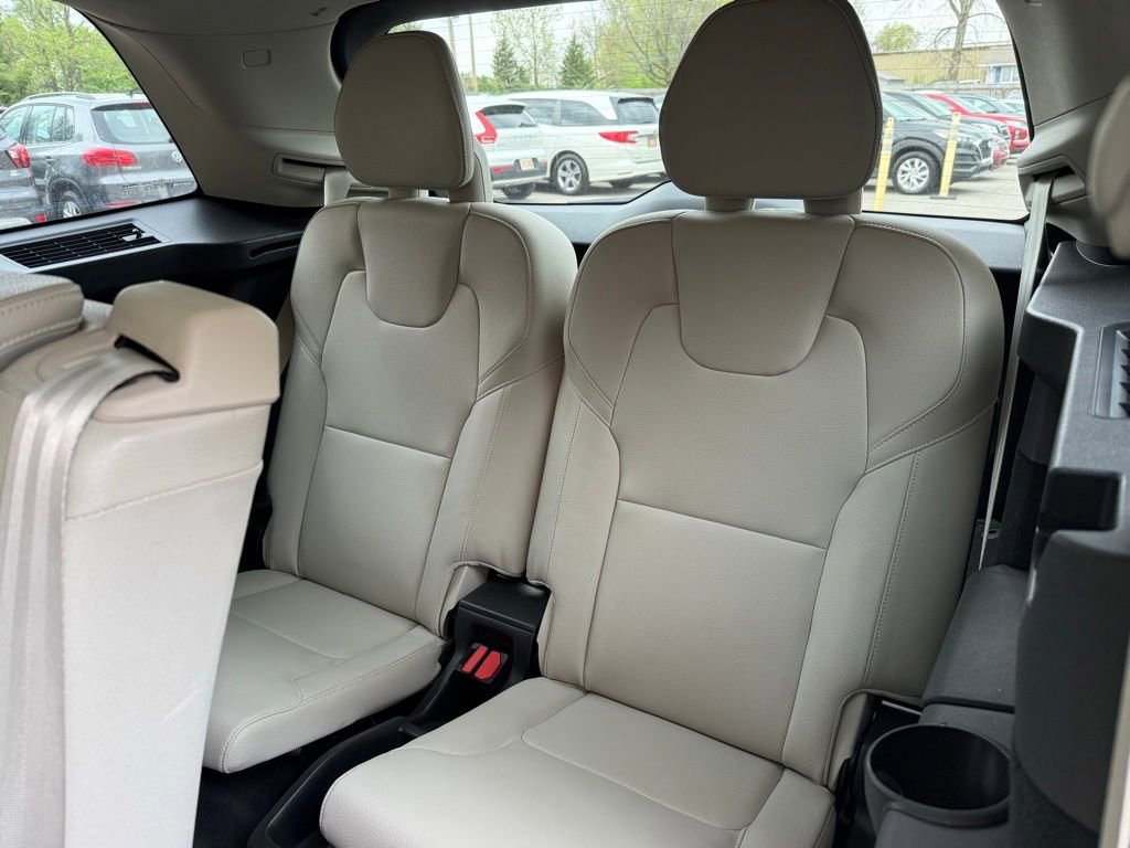 Used 2018 Volvo XC90 T5 Momentum w/ Convenience Package AWD/4WD image 15