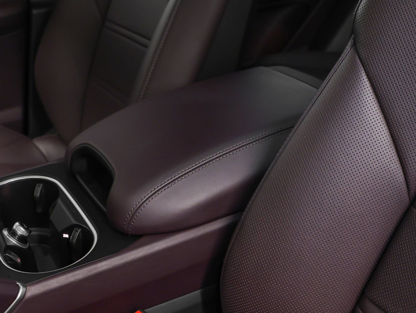 Certified 2025 Porsche Cayenne E-Hybrid image 37