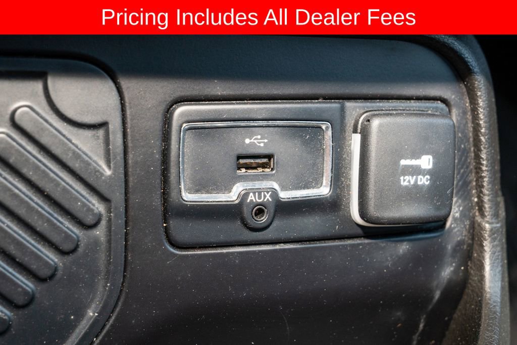 Used 2017 Jeep Renegade Latitude FWD image 14