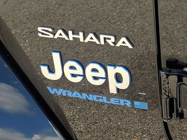 Used 2023 Jeep Wrangler Unlimited Sahara w/ Cold Weather Group AWD/4WD image 32