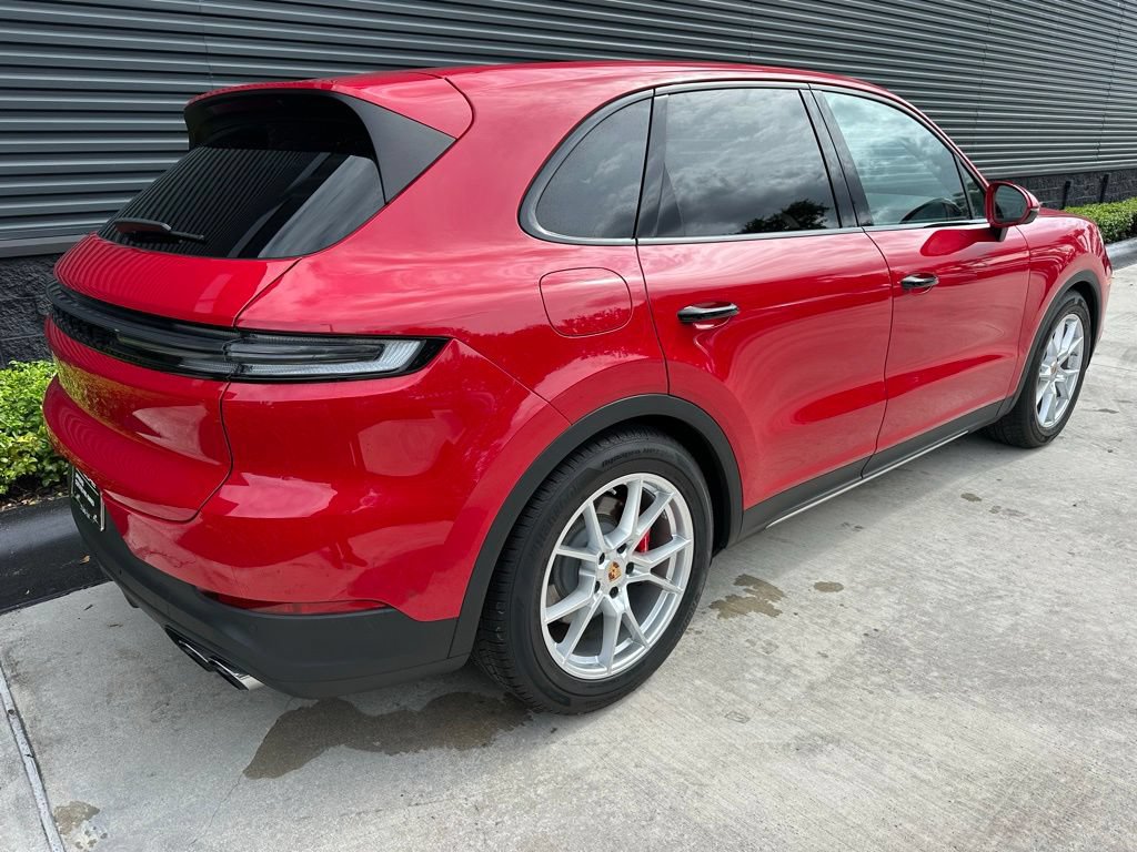 Certified 2025 Porsche Cayenne S AWD/4WD image 10