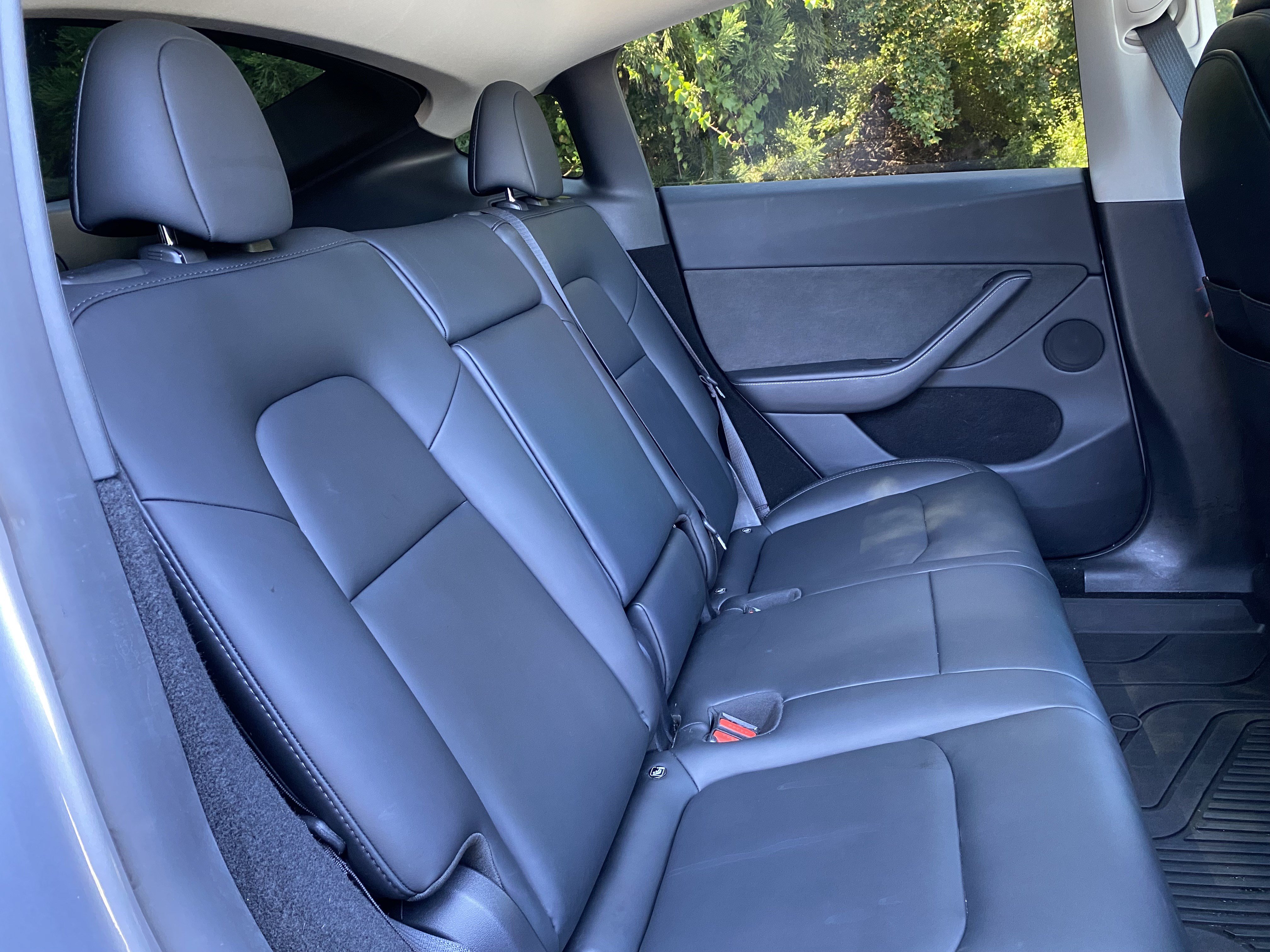Used 2024 Tesla Model Y Long Range AWD/4WD image 31