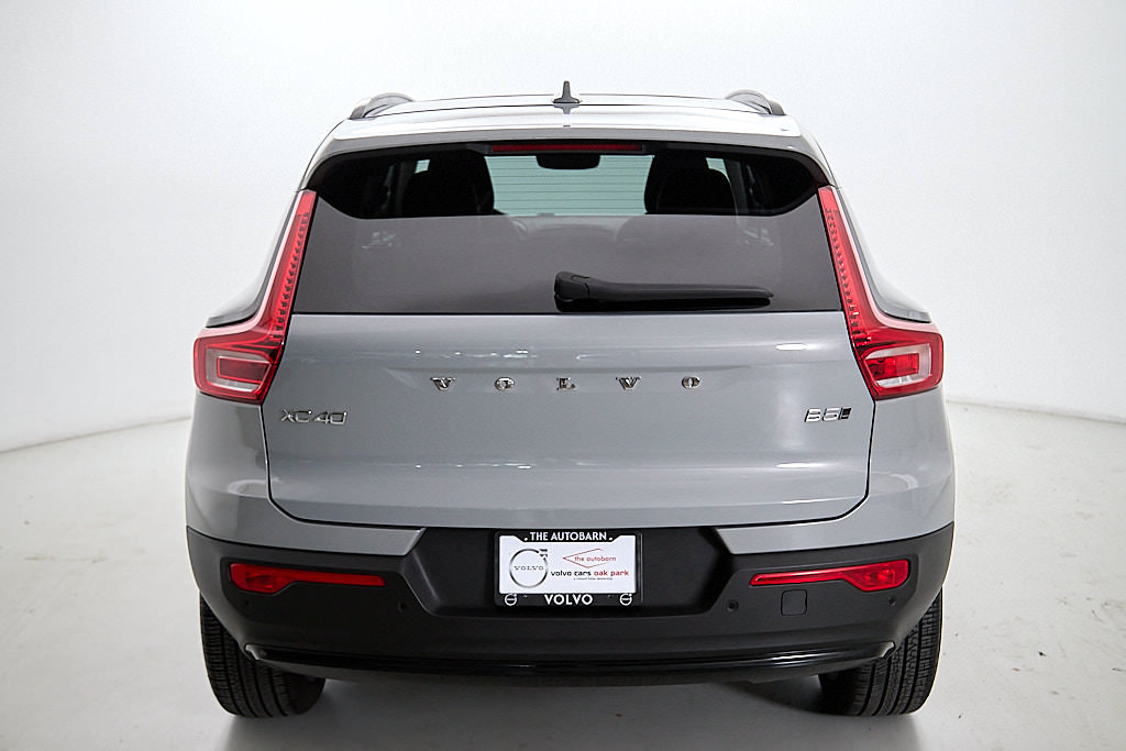 Certified 2025 Volvo XC40 B5 Ultra AWD/4WD image 8