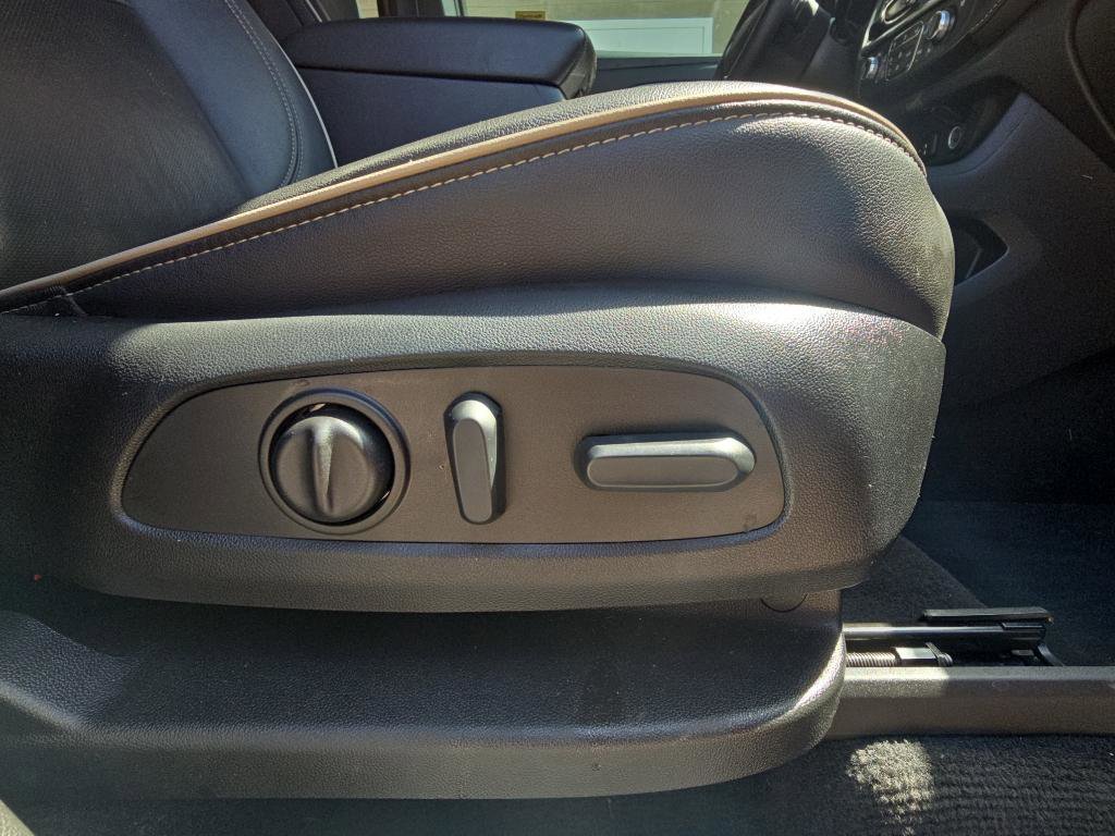 Used 2023 Chevrolet Traverse Premier image 28