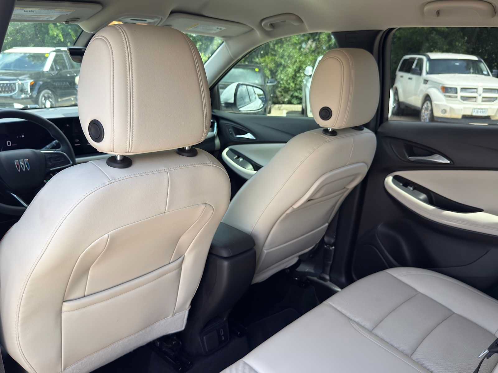 Used 2025 Buick Encore GX Avenir w/ Avenir Technology Package FWD image 29