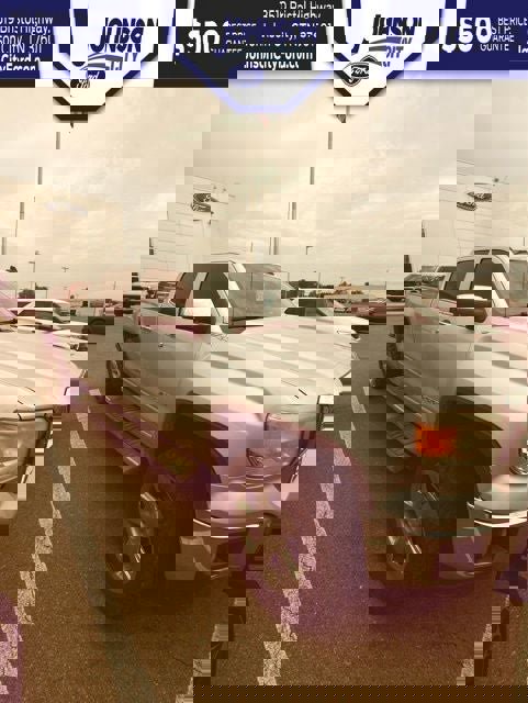 Used 2015 GMC Sierra 1500 SLE w/ SLE Value Package AWD/4WD image 1