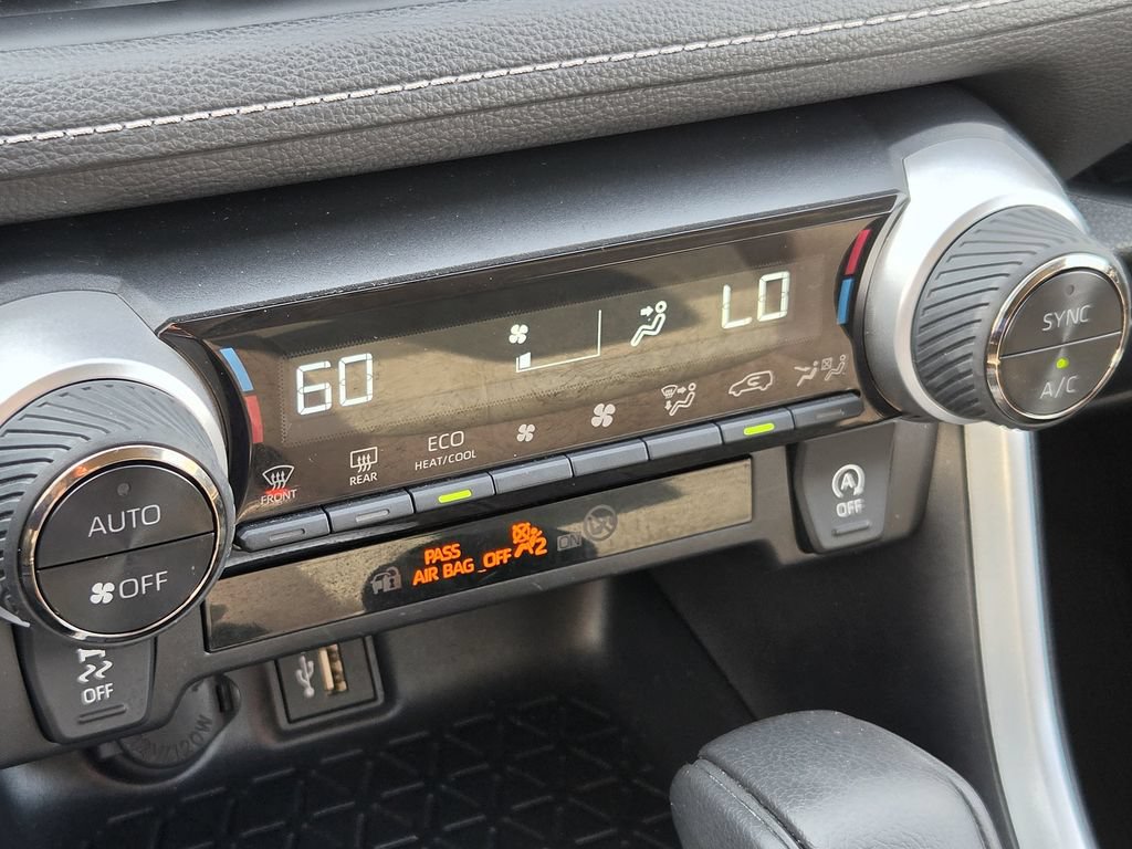 Used 2025 Toyota RAV4 XLE FWD image 20