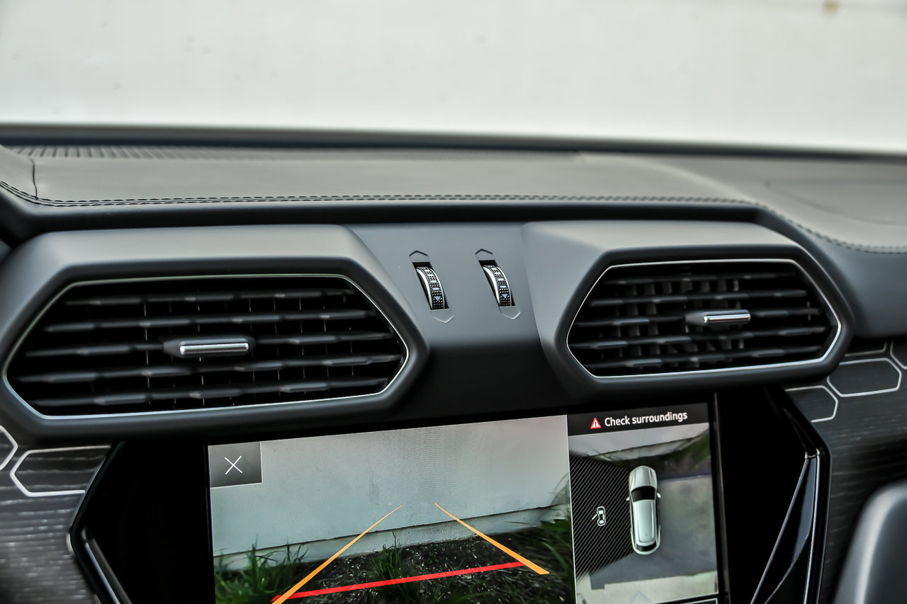 Used 2022 Lamborghini Urus AWD/4WD image 45