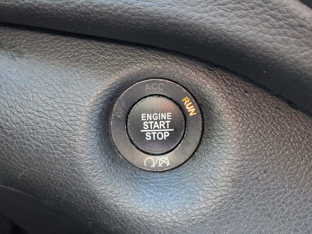 Used 2019 Jeep Cherokee Latitude Plus w/ Cold Weather Group image 18