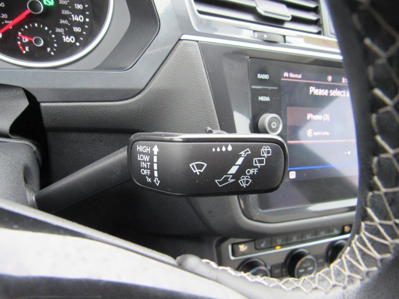 Used 2021 Volkswagen Tiguan SE R-Line image 20