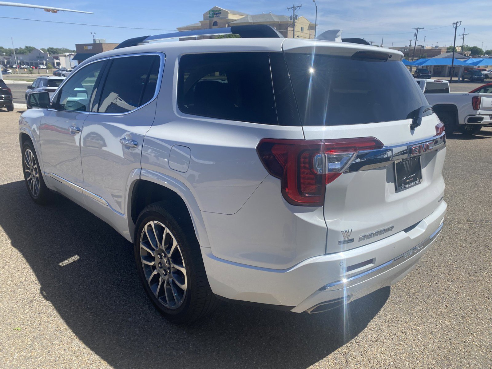 Used 2021 GMC Acadia Denali w/ Denali Ultimate Package AWD/4WD image 5