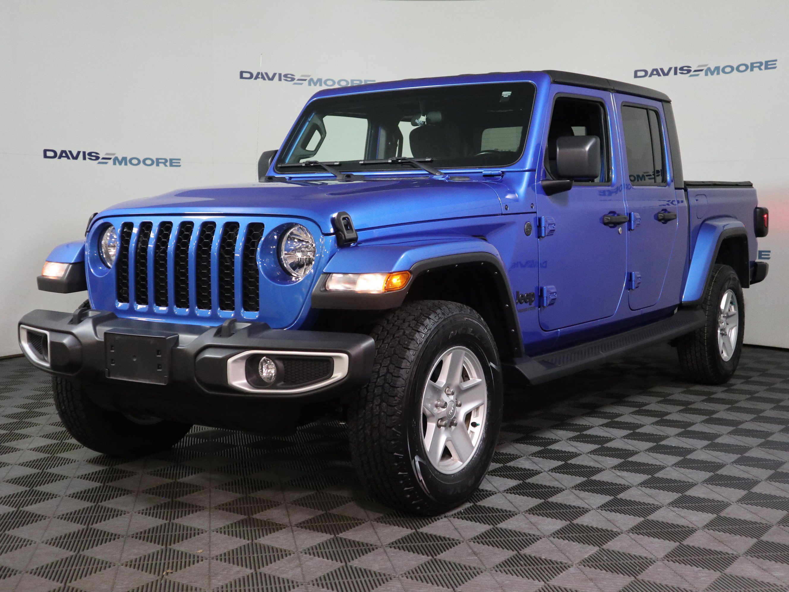 Used 2022 Jeep Gladiator Sport image 12