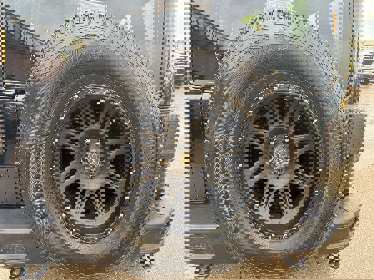 Used 2014 Jeep Wrangler Unlimited Rubicon image 14