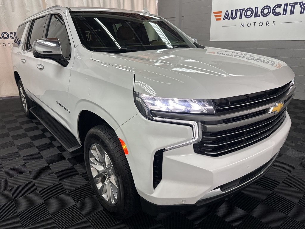Used 2021 Chevrolet Suburban Premier w/ Premium Package AWD/4WD image 3