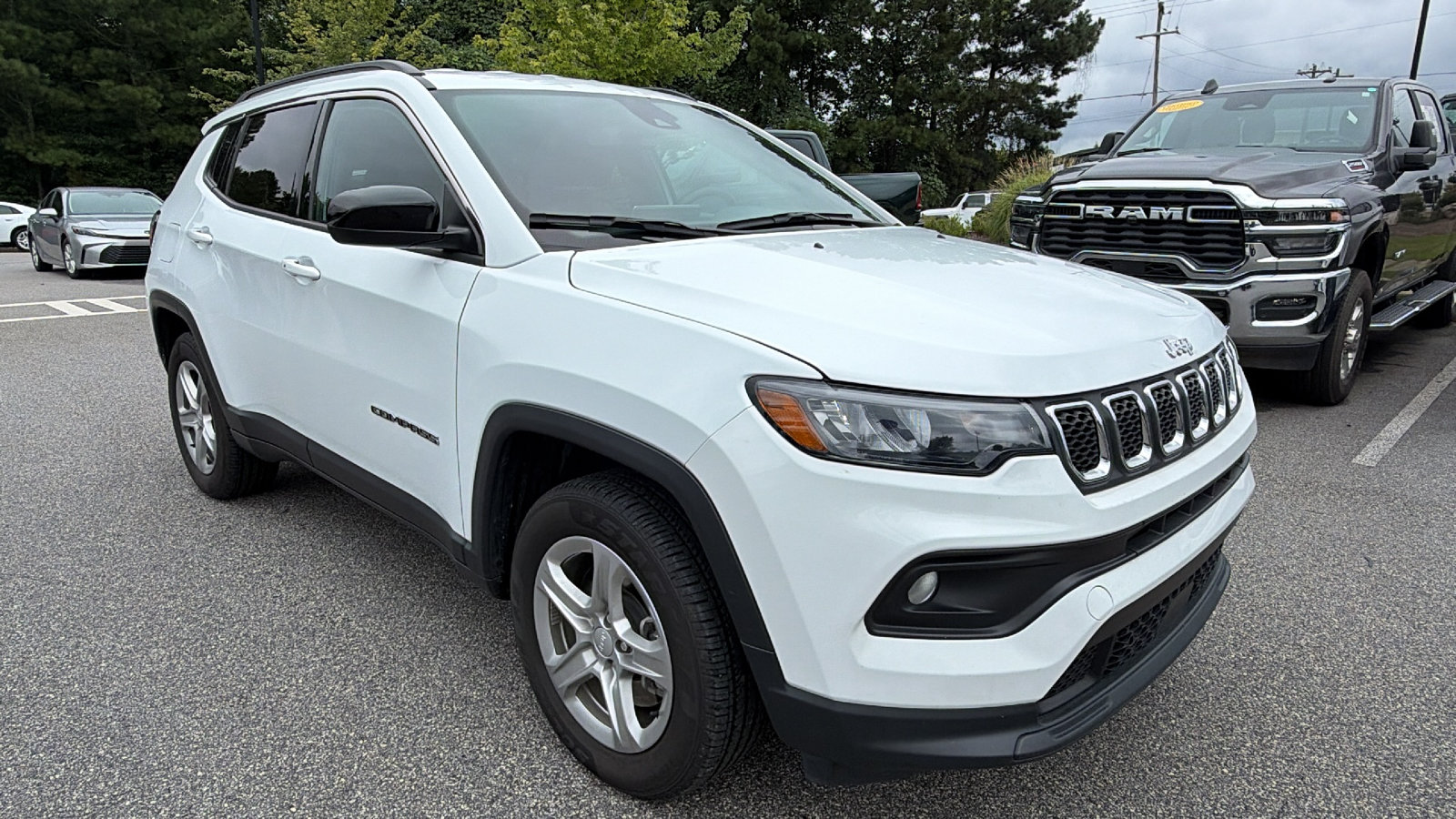 Used 2024 Jeep Compass Latitude AWD/4WD image 5