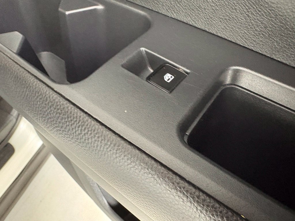 Used 2024 Nissan Pathfinder SV FWD image 16
