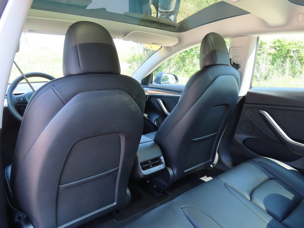Used 2022 Tesla Model 3 Long Range AWD/4WD image 25