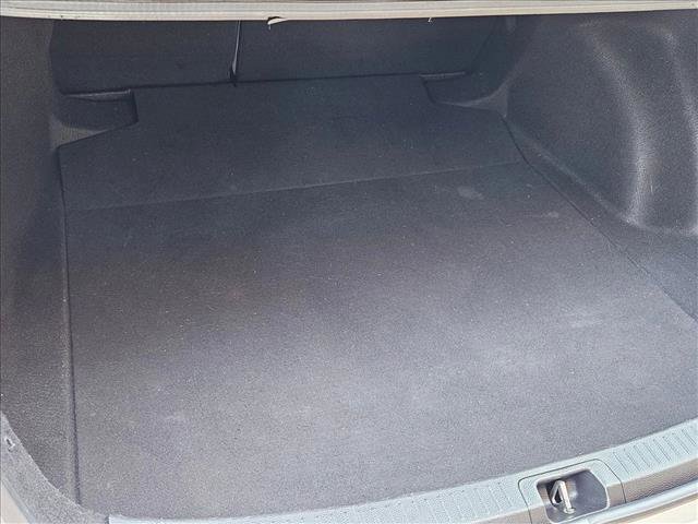 Used 2020 Toyota Corolla LE image 6