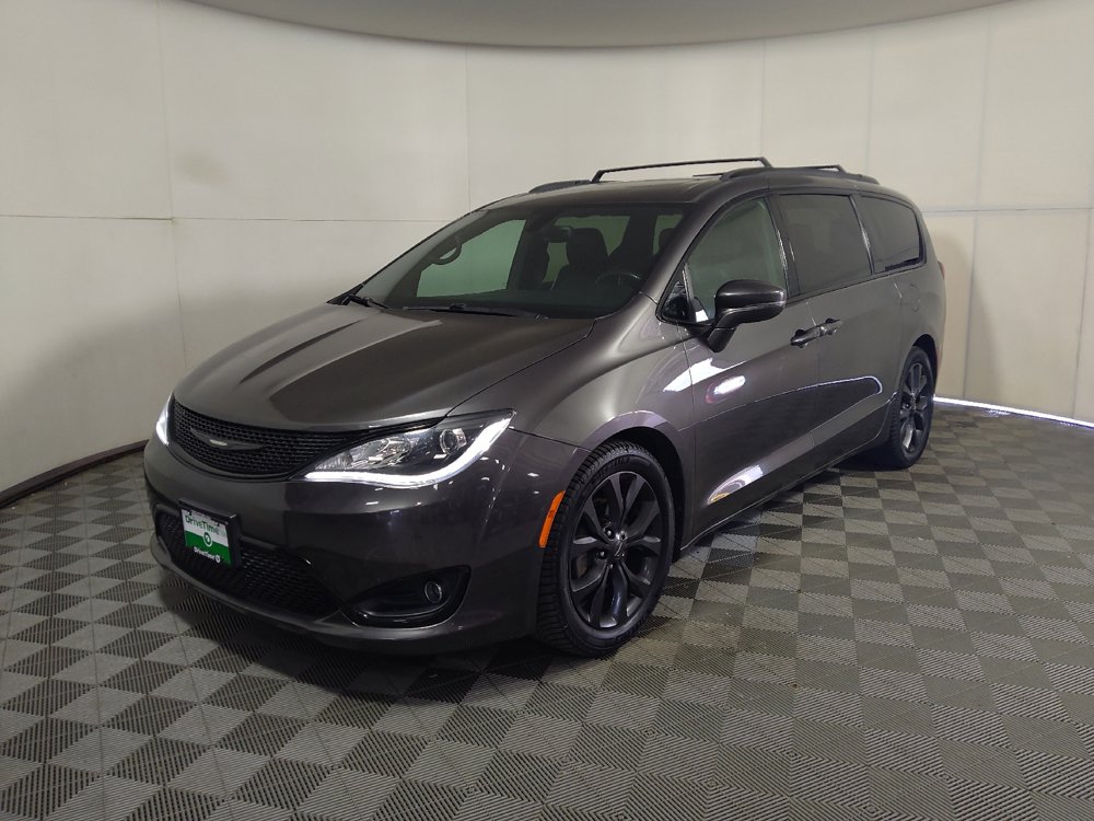 Used 2018 Chrysler Pacifica Limited w/ S Appearance Package FWD image 2