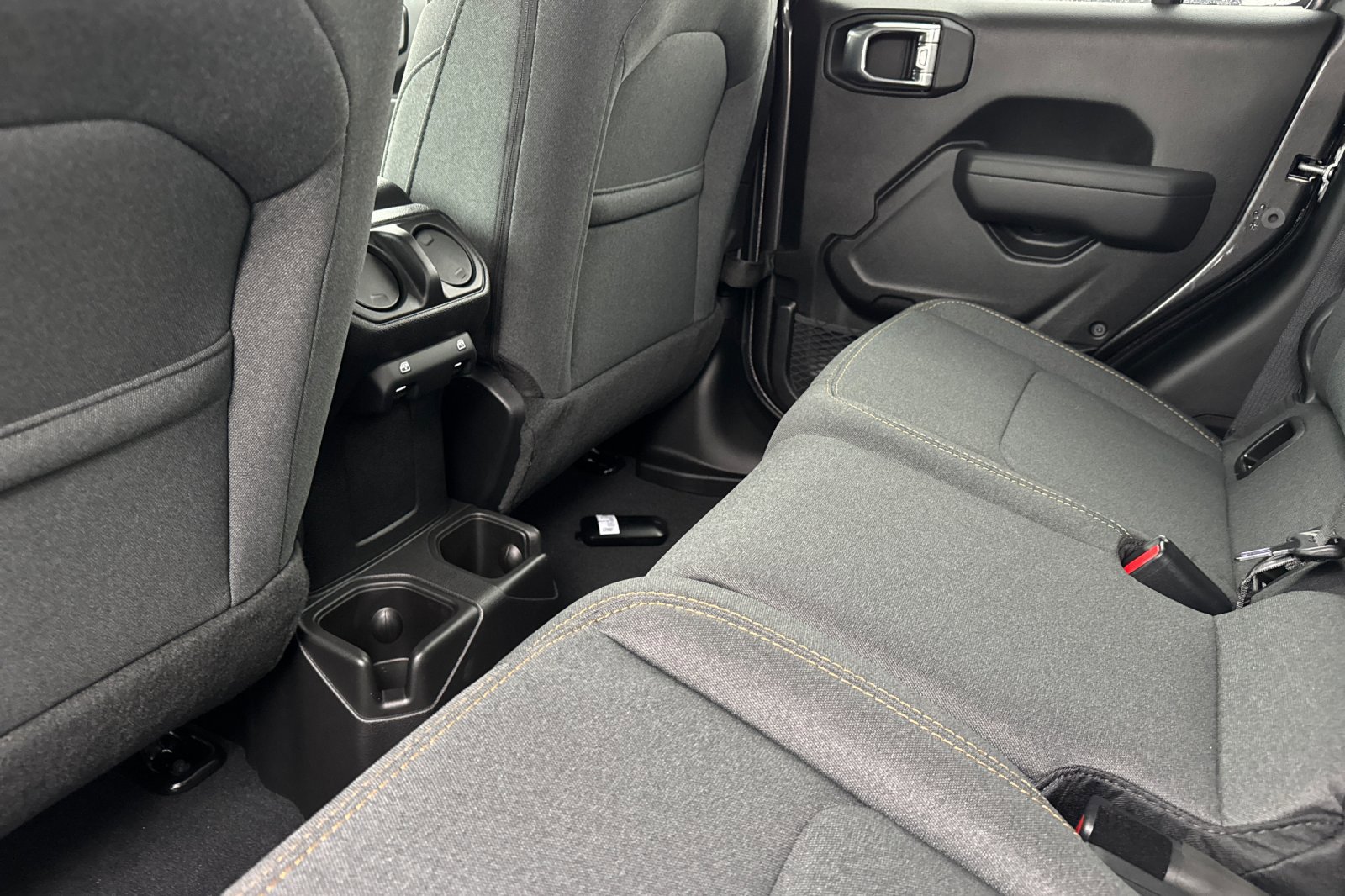 New 2025 Jeep Gladiator Sport image 11