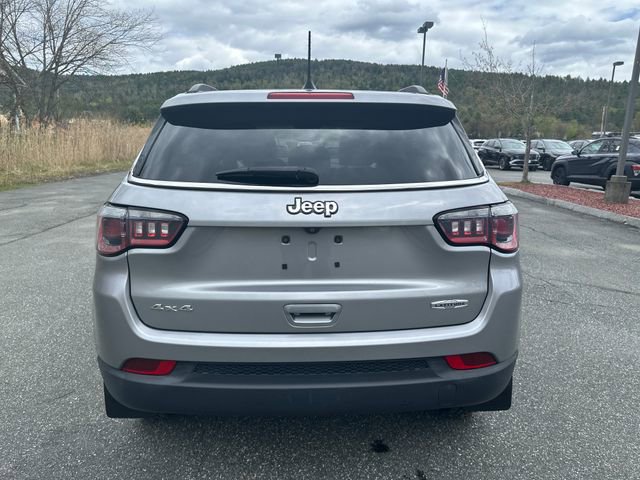 Used 2019 Jeep Compass Latitude w/ Cold Weather Group AWD/4WD image 4
