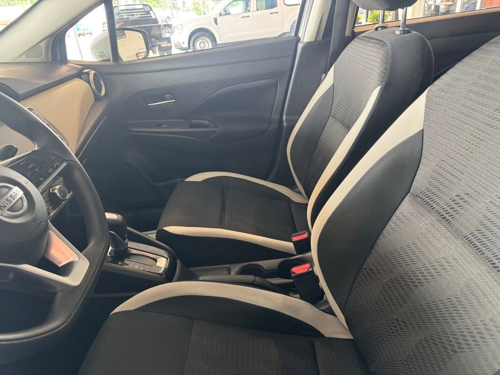 Used 2021 Nissan Versa SV FWD image 6
