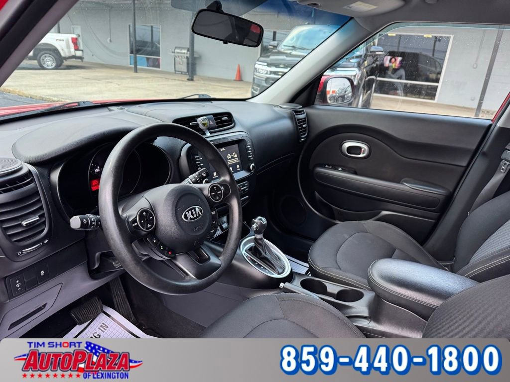 Used 2019 Kia Soul + image 3