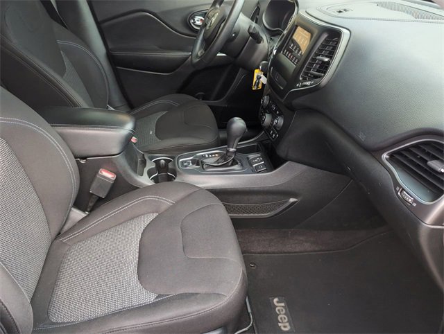 Used 2019 Jeep Cherokee Latitude w/ Popular Appearance Group image 25