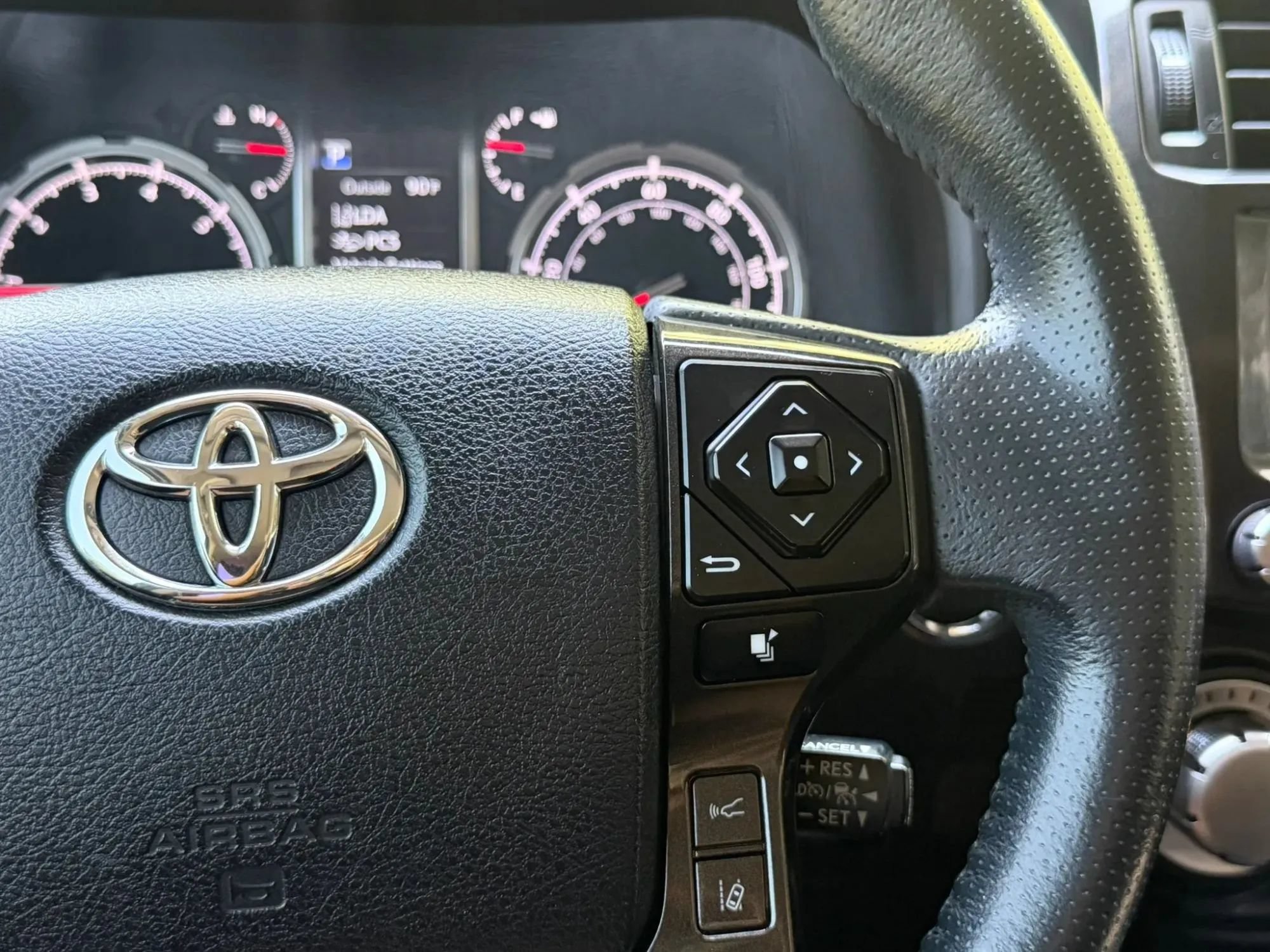 Used 2020 Toyota 4Runner Venture w/ Moonroof Package AWD/4WD image 34