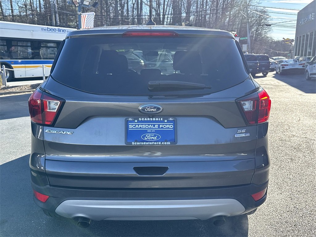 Used 2019 Ford Escape SE image 12